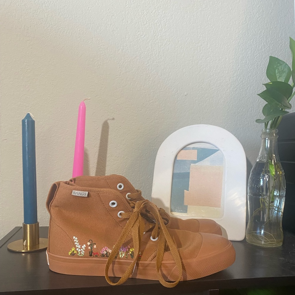 Wildflower brown bang sneakers adventure shoes